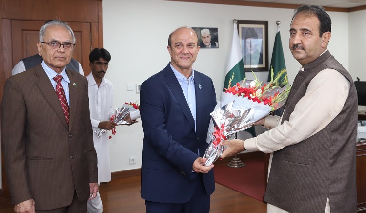 The Minister for S&T of Pakistan H.E. Mr. Agha Hassan Baloch giving a welcome gesture to new President ECOSF Prof. Seyed Komail Tayebi at his office